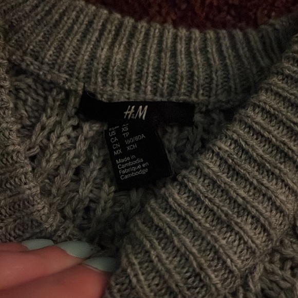 Gray H&M Sweater - Picture 2 of 4